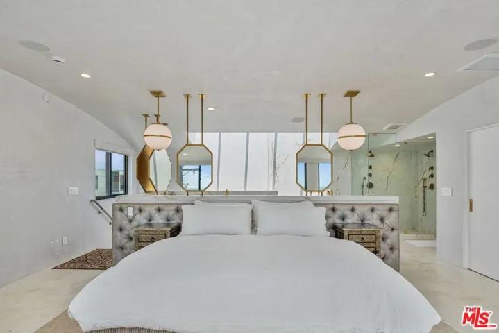 15 Reef Street, Marina Del Rey, California 90292