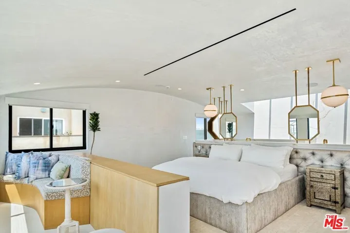 15 Reef Street, Marina Del Rey, California 90292