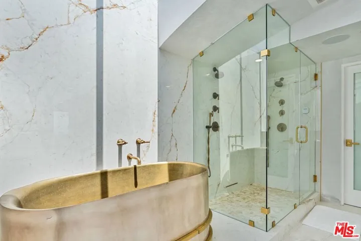 15 Reef Street, Marina Del Rey, California 90292