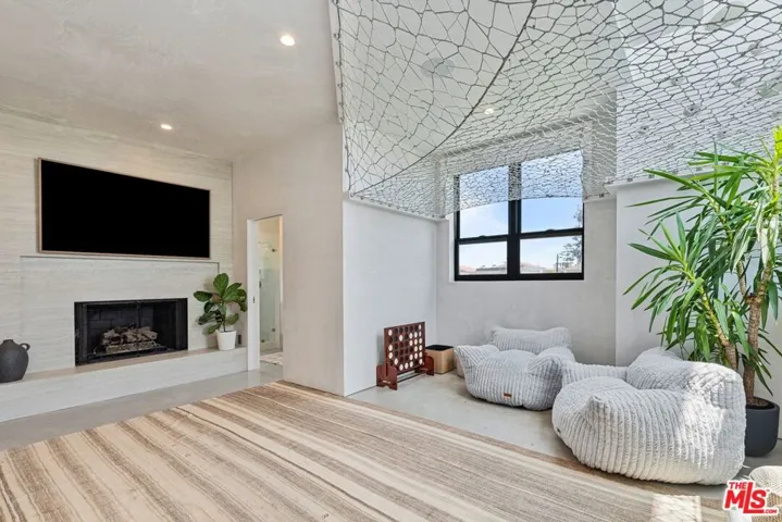 15 Reef Street, Marina Del Rey, California 90292