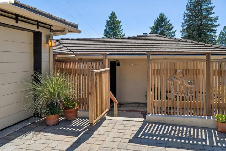 98 Fairlawn Dr, Berkeley, California 94708