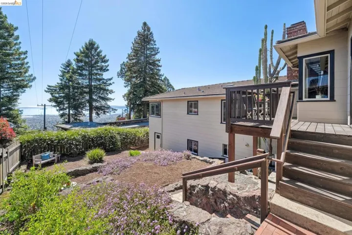 98 Fairlawn Dr, Berkeley, California 94708