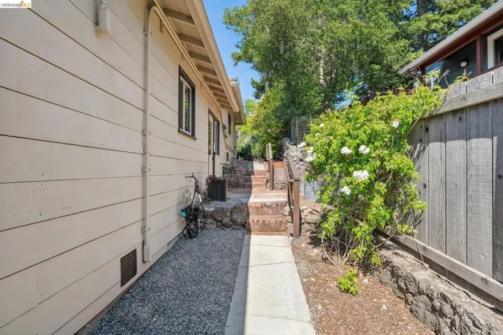 98 Fairlawn Dr, Berkeley, California 94708