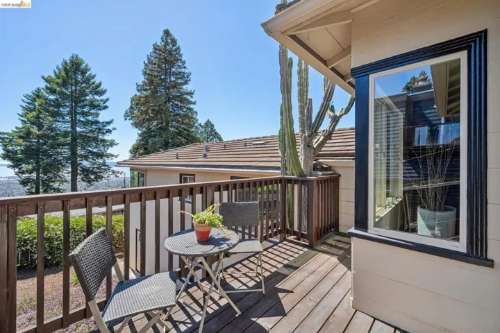 98 Fairlawn Dr, Berkeley, California 94708