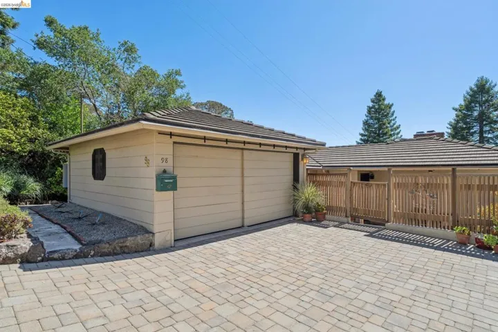 98 Fairlawn Dr, Berkeley, California 94708