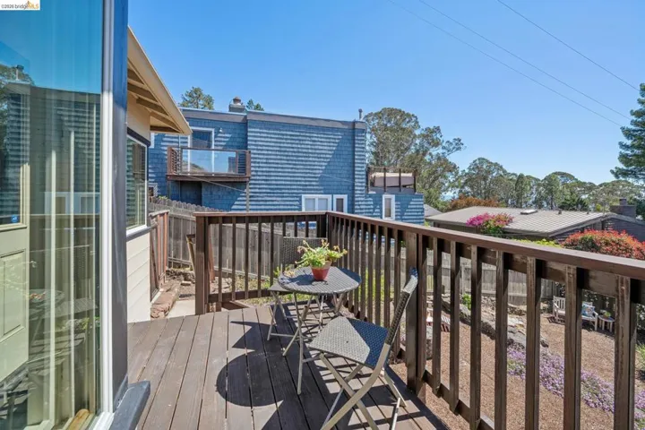98 Fairlawn Dr, Berkeley, California 94708