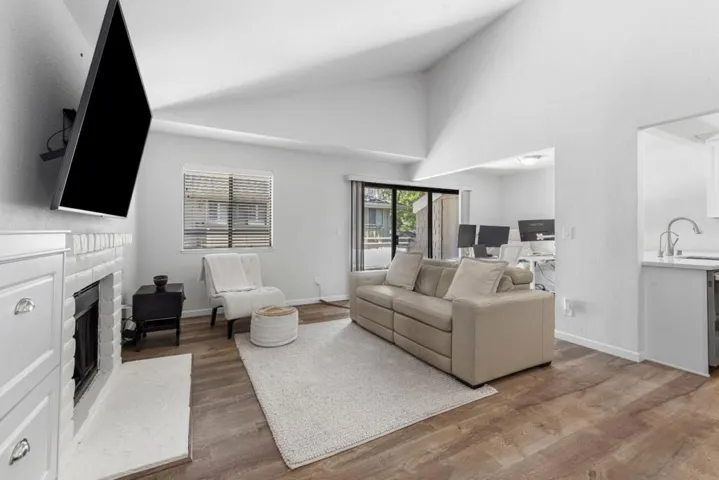 5691 Makati Circle G, San Jose, California 95123