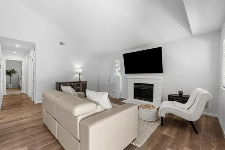 5691 Makati Circle G, San Jose, California 95123