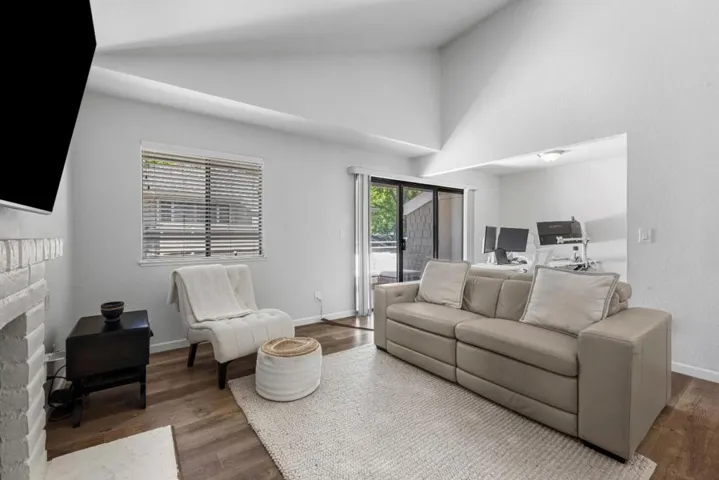5691 Makati Circle G, San Jose, California 95123