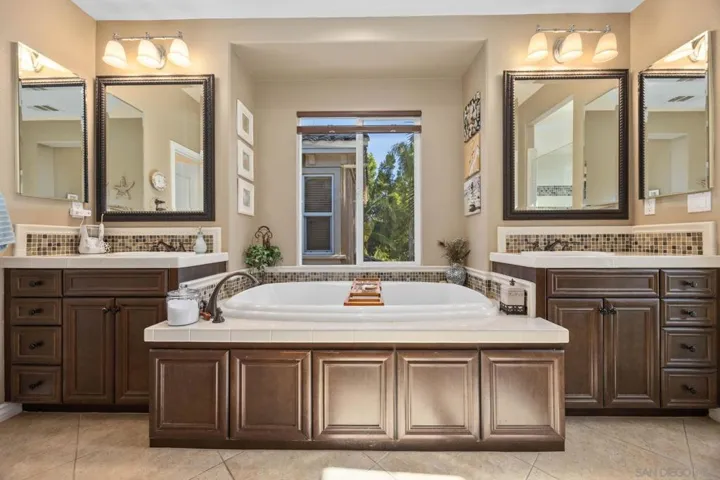 Primary Bath/Spa