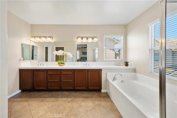 Dual vanities