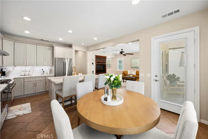 Breakfast open to family room
