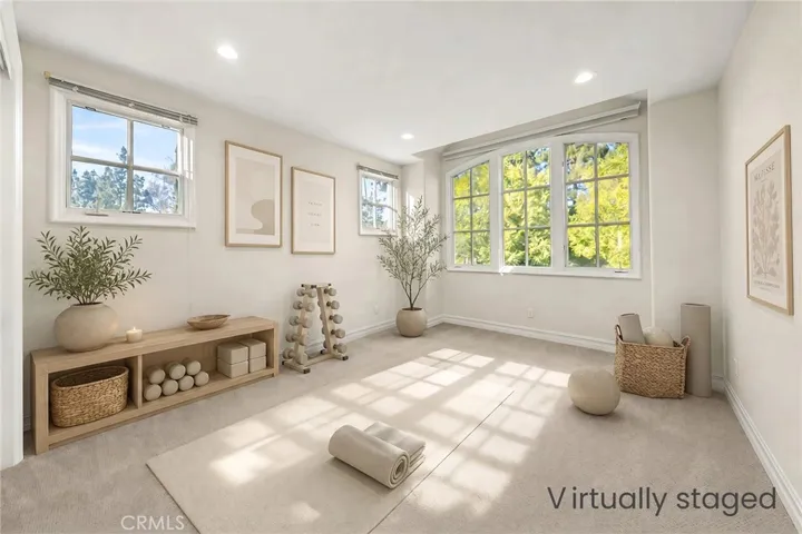 Virtually staged