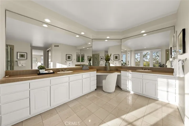 5 Chester, Irvine, California 92603