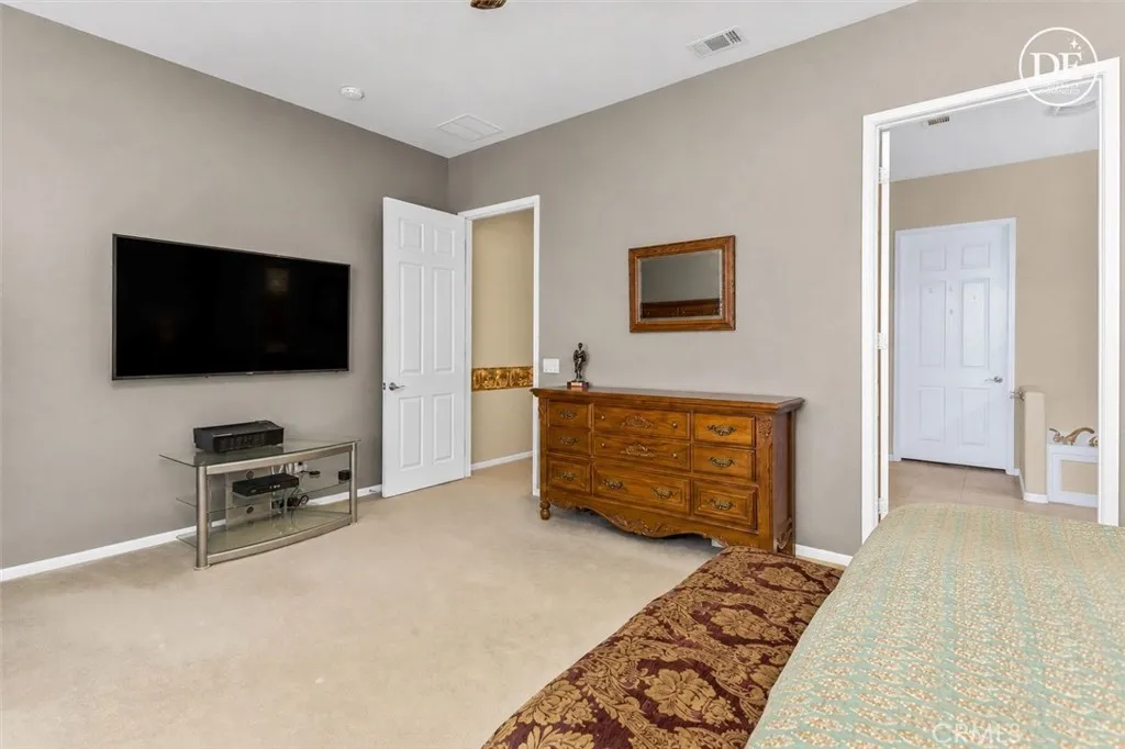 Wall Color Changed using AI To Show Neutral Wall Color