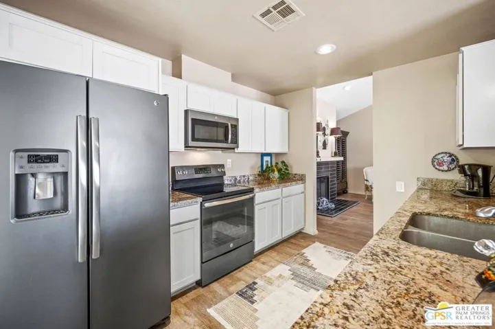 2117 Sunshine Way, Palm Springs, California 92264