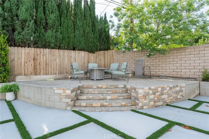 10111 Oso Avenue, Chatsworth, California 91311