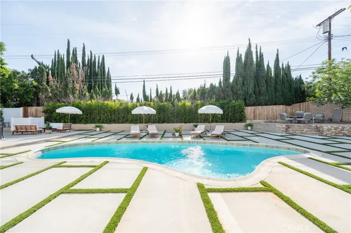 10111 Oso Avenue, Chatsworth, California 91311