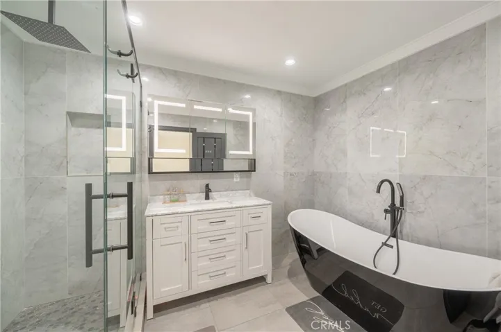 10111 Oso Avenue, Chatsworth, California 91311