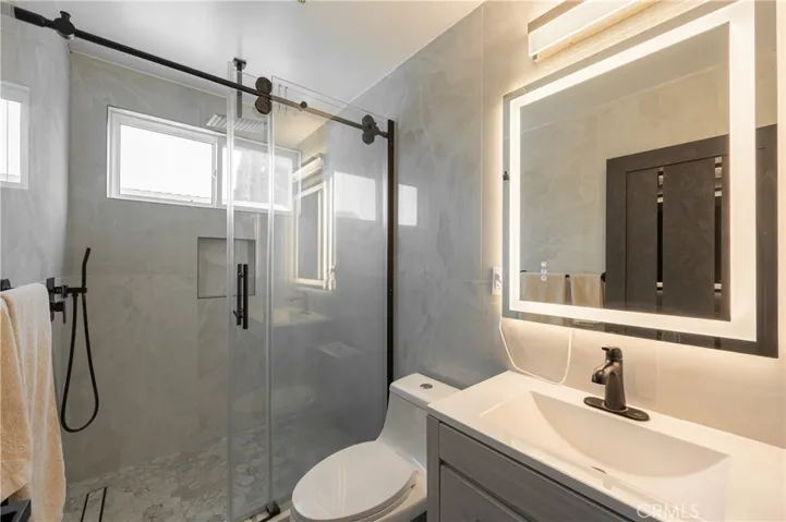 10111 Oso Avenue, Chatsworth, California 91311