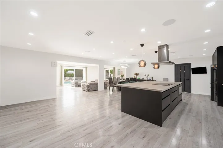 10111 Oso Avenue, Chatsworth, California 91311