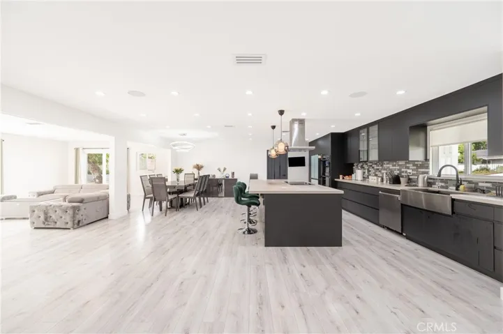 10111 Oso Avenue, Chatsworth, California 91311