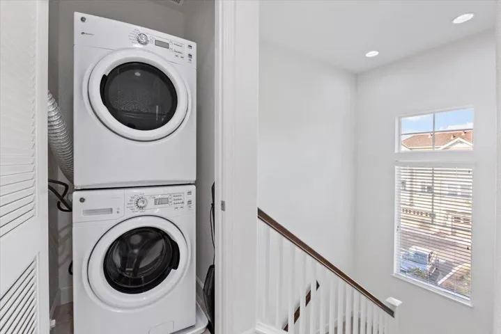 2041 Atlas Loop, Mountain View, California 94043