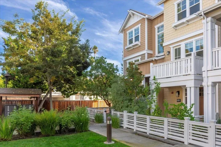 2041 Atlas Loop, Mountain View, California 94043