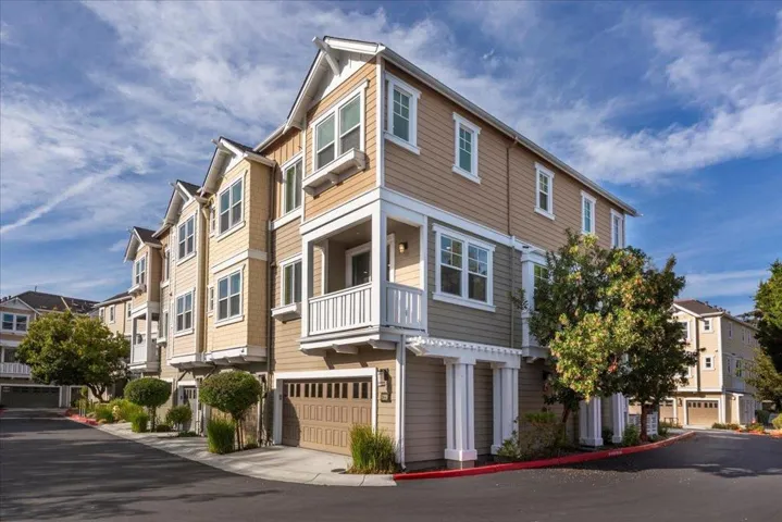 2041 Atlas Loop, Mountain View, California 94043