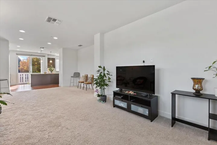 2041 Atlas Loop, Mountain View, California 94043