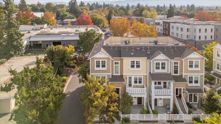 2041 Atlas Loop, Mountain View, California 94043