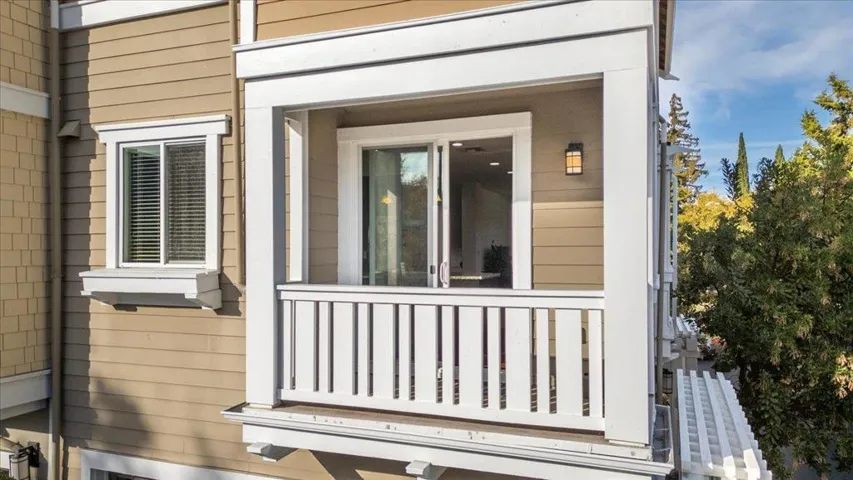2041 Atlas Loop, Mountain View, California 94043