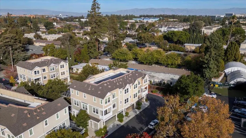 2041 Atlas Loop, Mountain View, California 94043