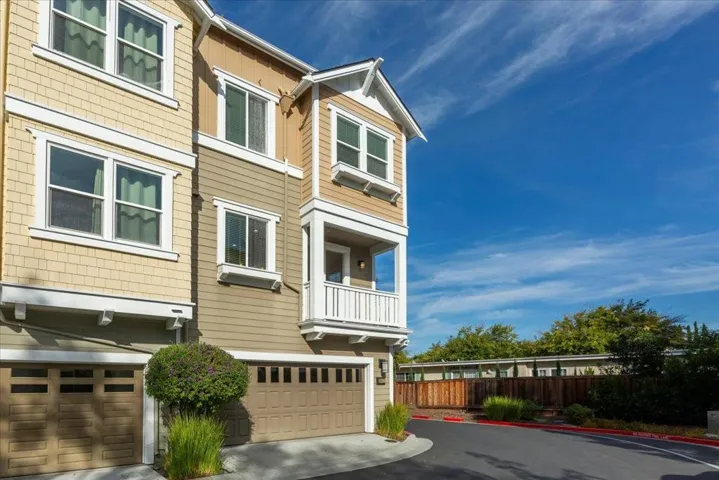 2041 Atlas Loop, Mountain View, California 94043