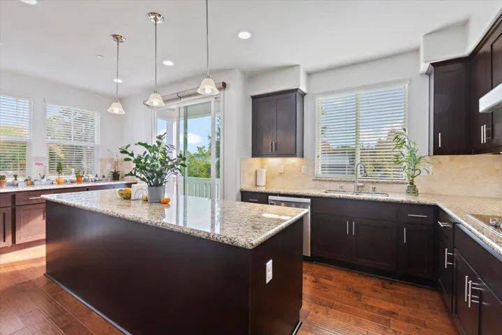 2041 Atlas Loop, Mountain View, California 94043