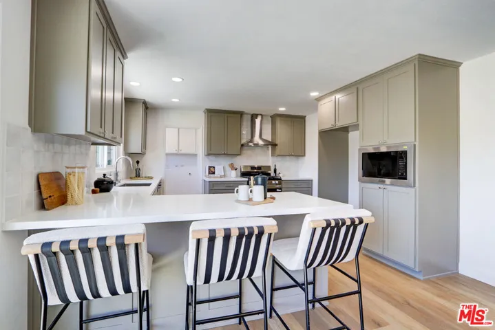 476 Jeanne Court, Newbury Park, California 91320