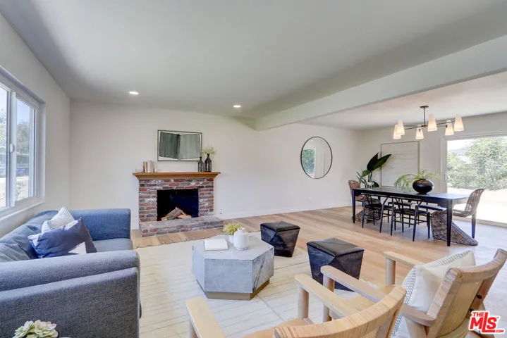 476 Jeanne Court, Newbury Park, California 91320