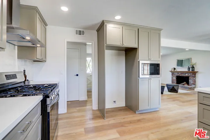 476 Jeanne Court, Newbury Park, California 91320