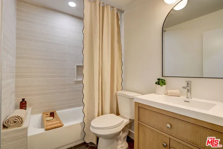 476 Jeanne Court, Newbury Park, California 91320