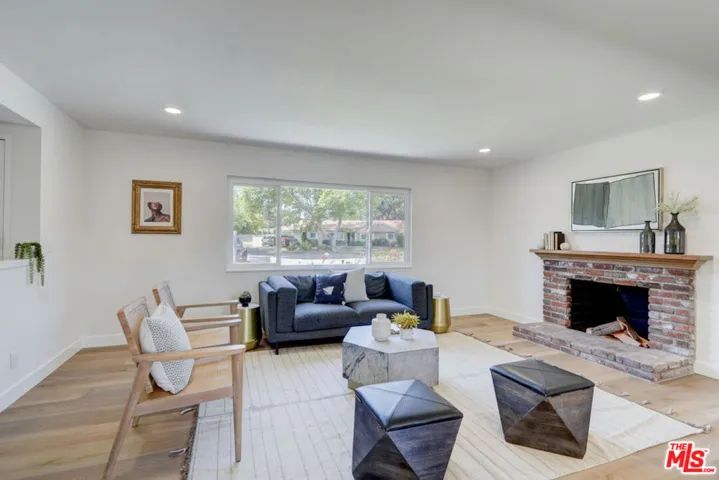 476 Jeanne Court, Newbury Park, California 91320