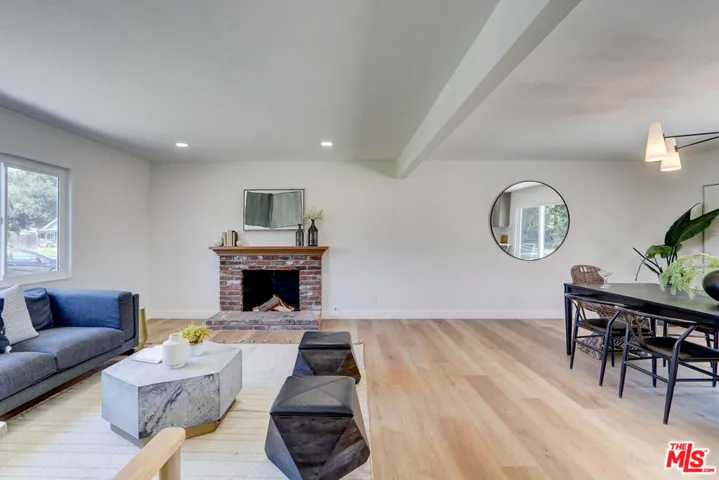 476 Jeanne Court, Newbury Park, California 91320