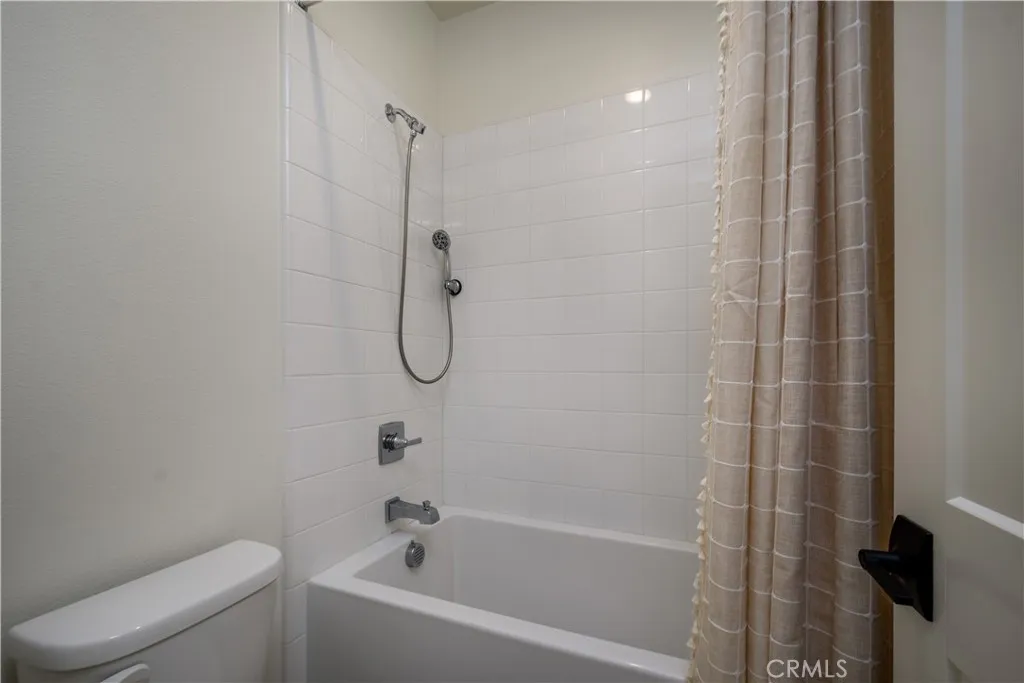 Guest Bathroom Bath Area
