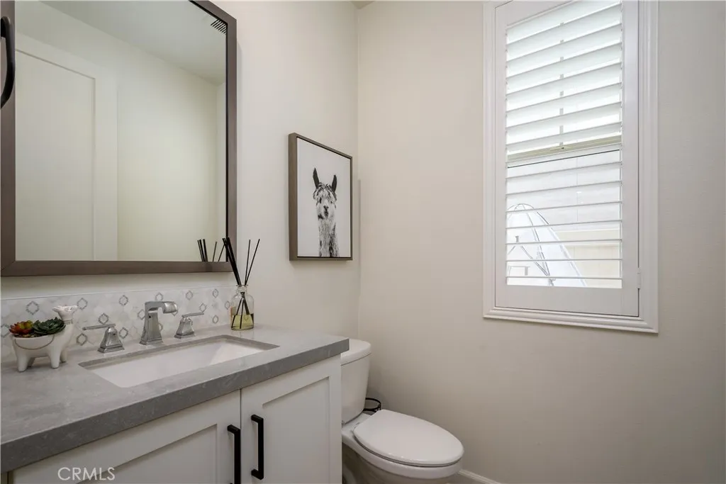 Downstairs 1/2 Bathroom