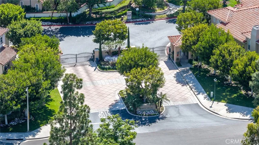 2466 Aquasanta, Tustin, California 92782