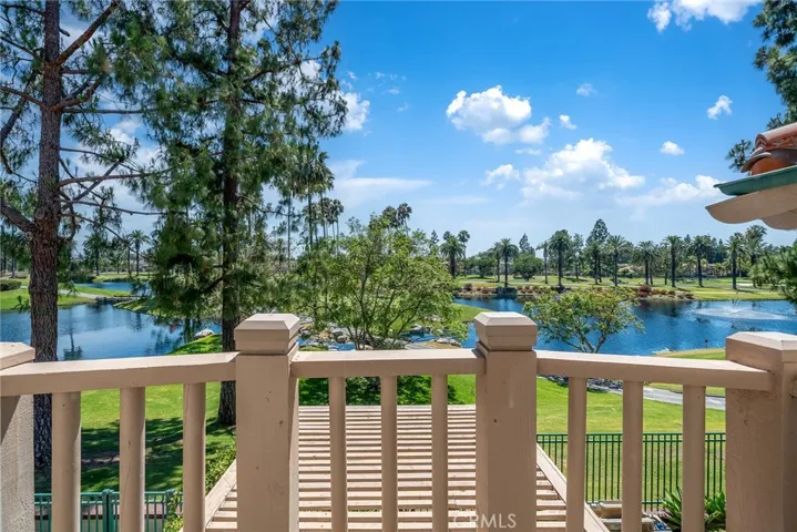 2466 Aquasanta, Tustin, California 92782