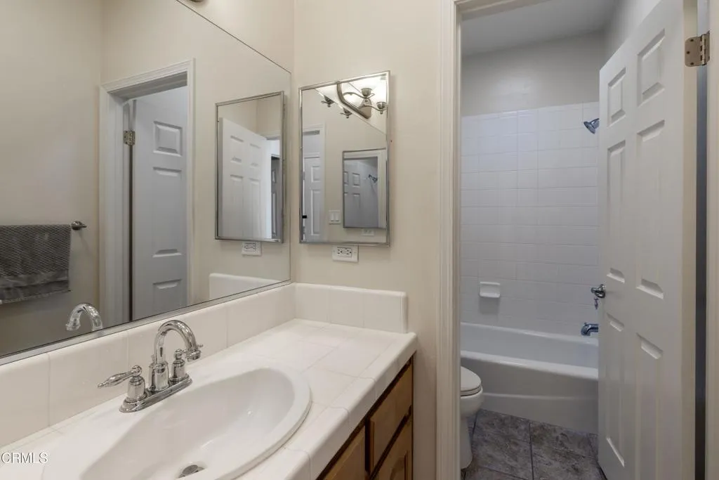 26_bathroom_3