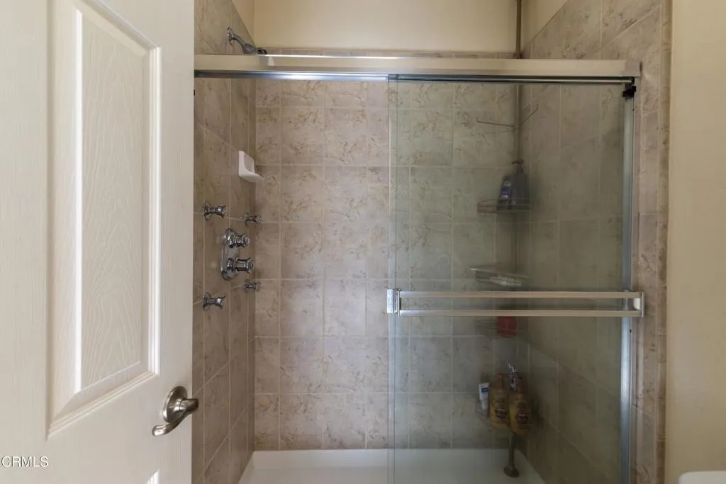 25_bathroom_2