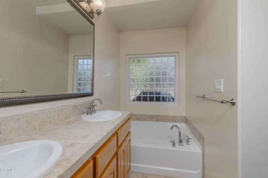 24_bathroom_1