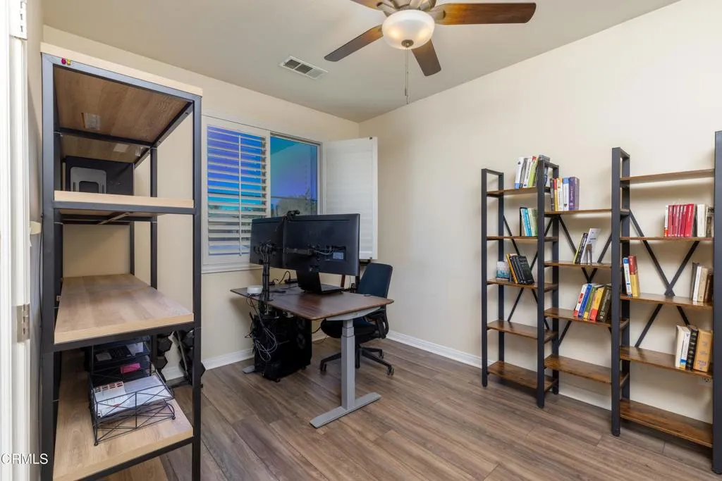 16_office_1