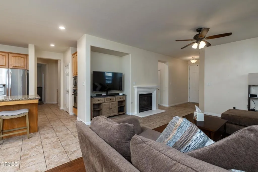 10_living_room_3